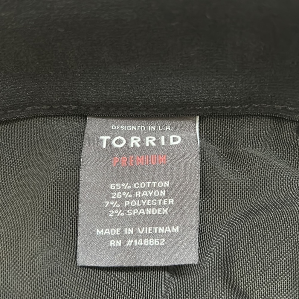 Torrid NWT Bombshell Skinny Lycra First at Fit Black Distressed Women's 26T - Picture 9 of 15